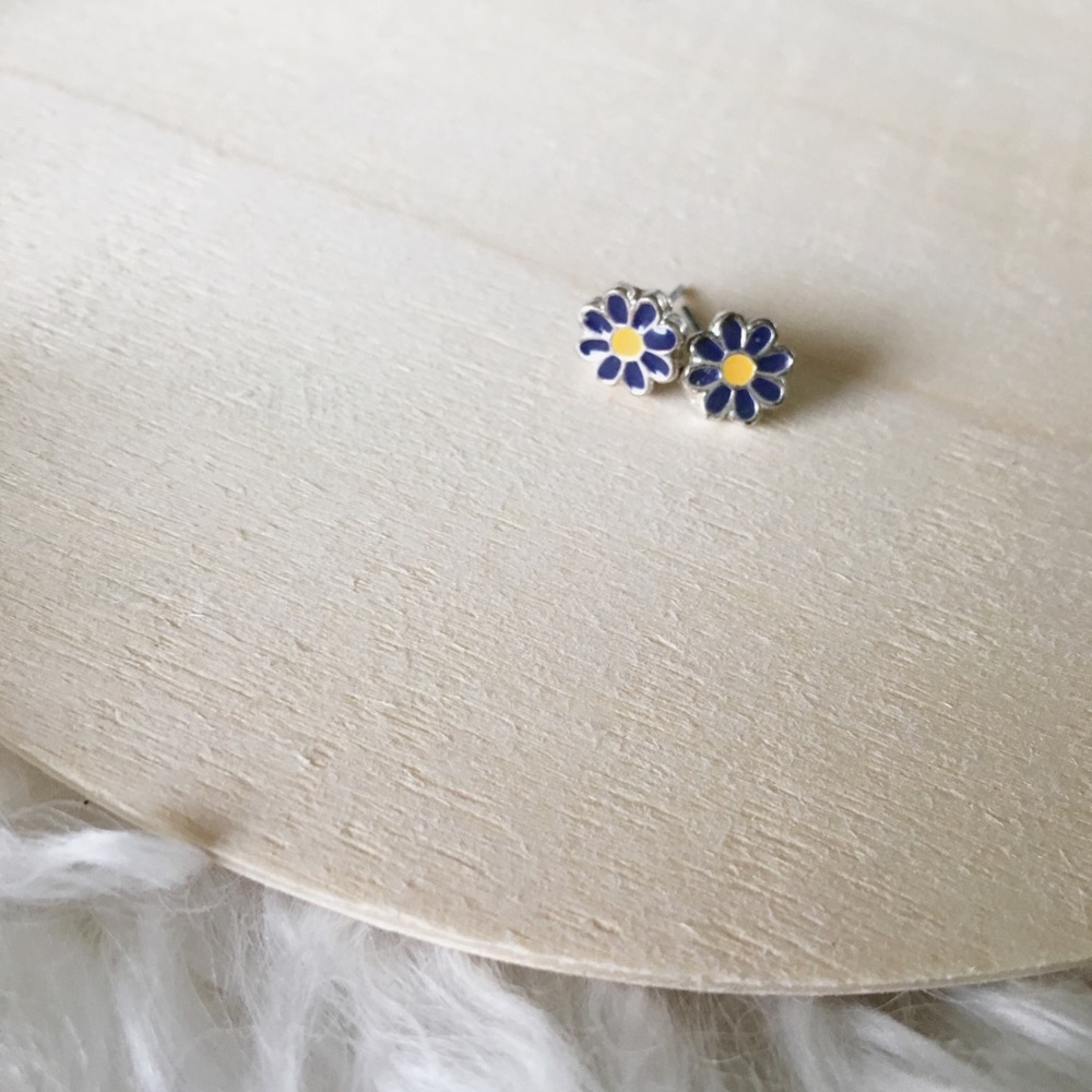 Flower earrings - Picture 3 of 4